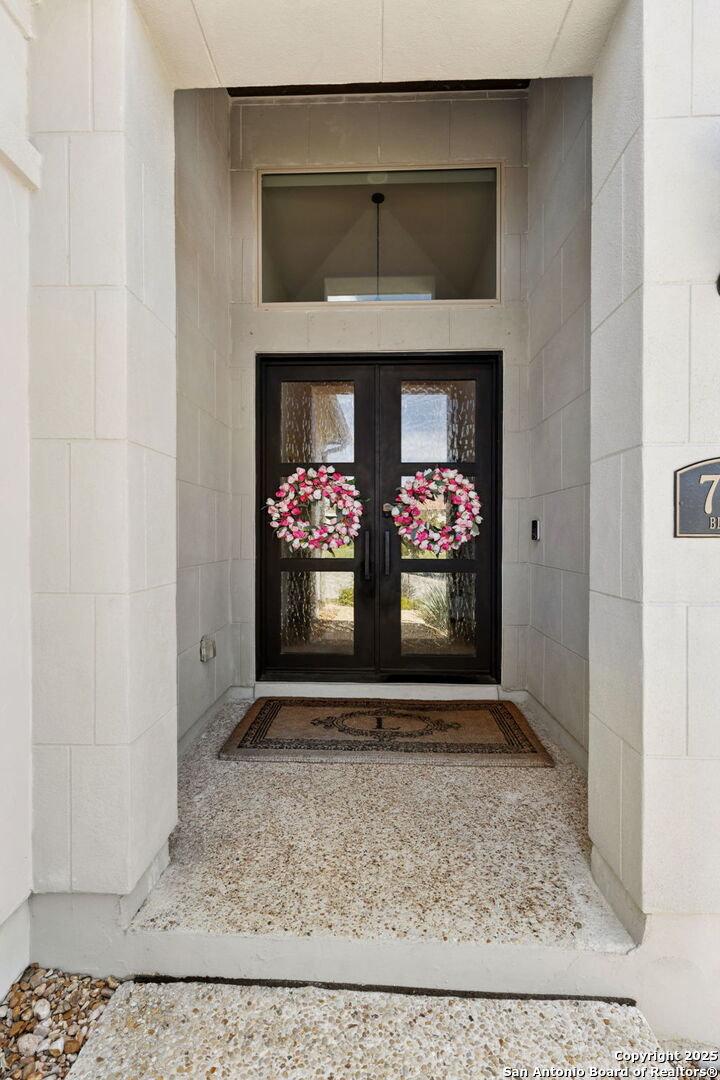 7142 Bluff Run