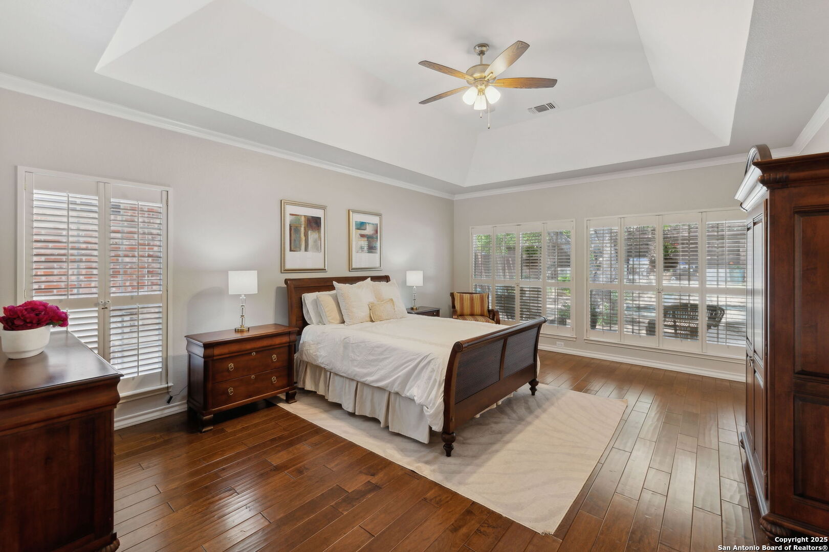 10 Inwood Manor