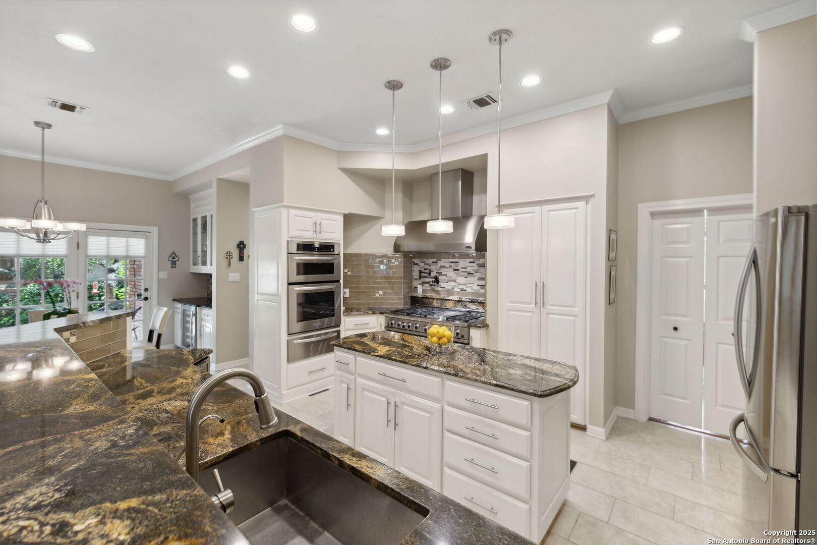 10 Inwood Manor