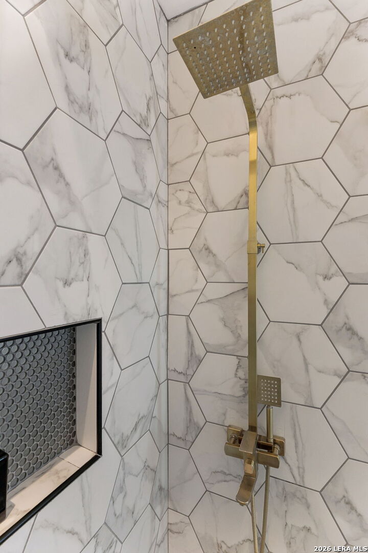 3906 Luz Del Faro
