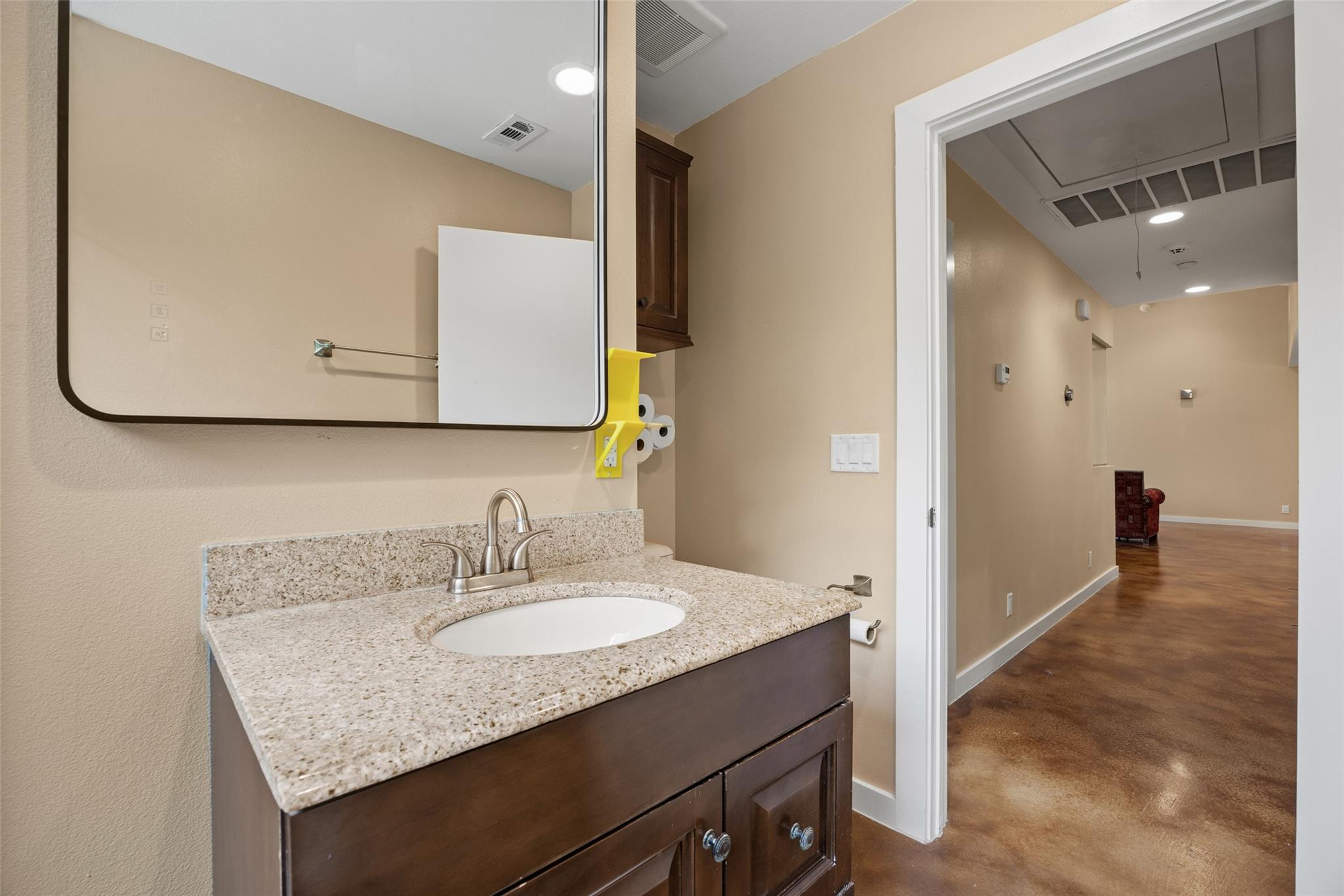 5106 Spruce CV