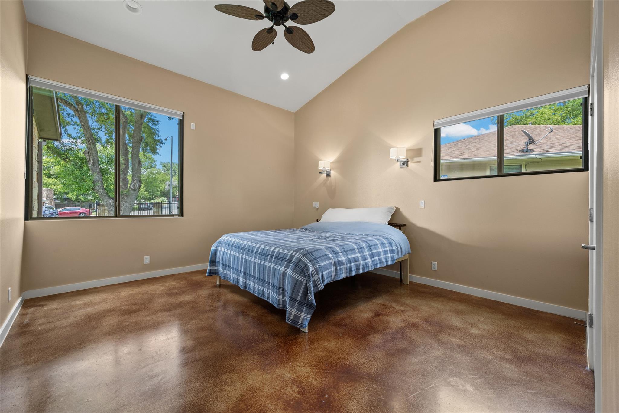 5106 Spruce CV
