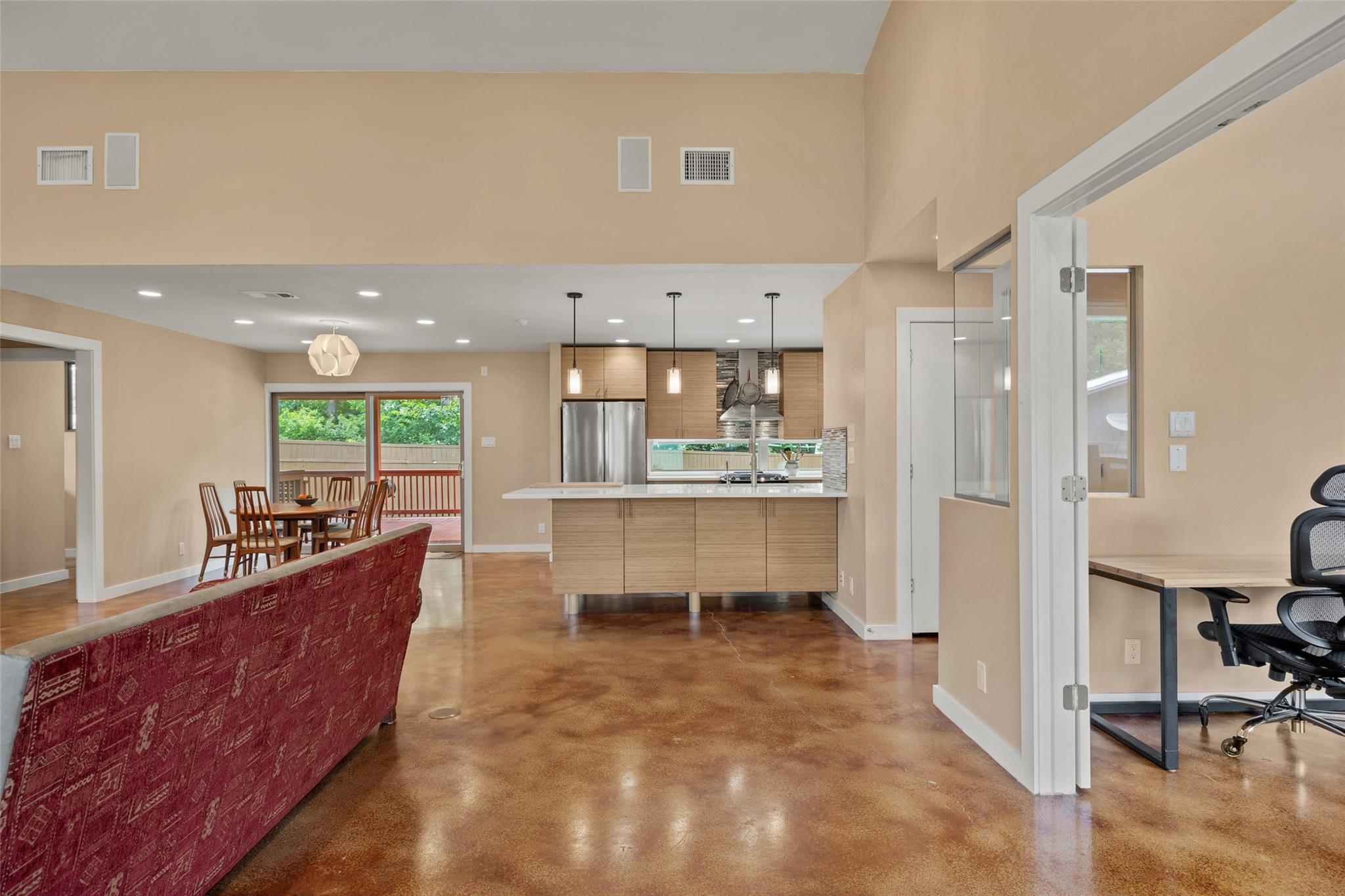 5106 Spruce CV