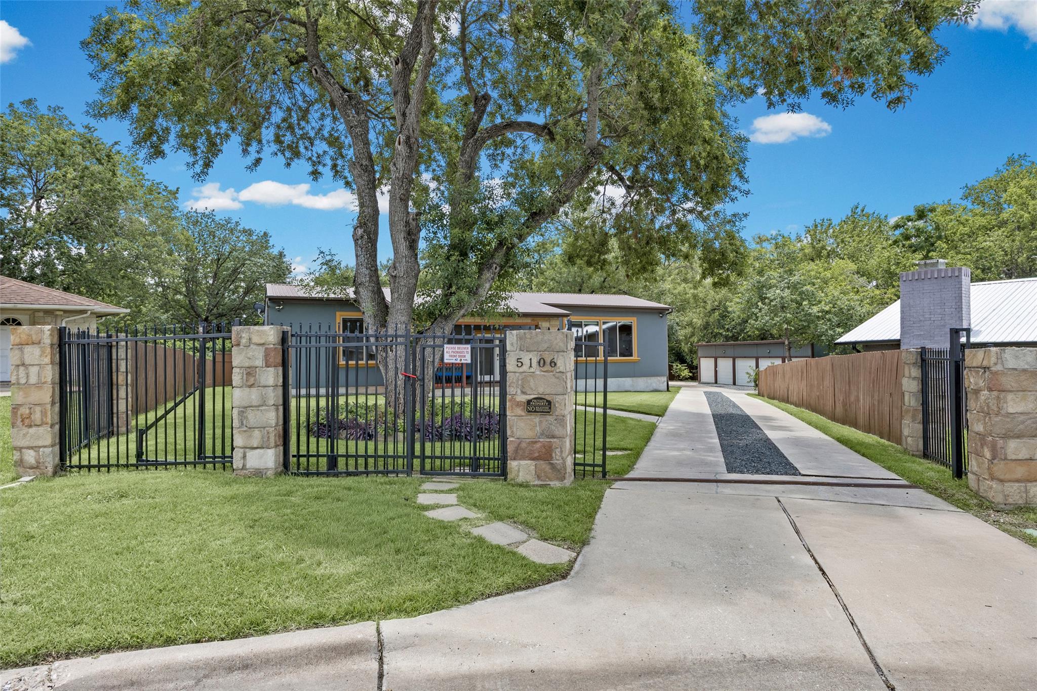 5106 Spruce CV