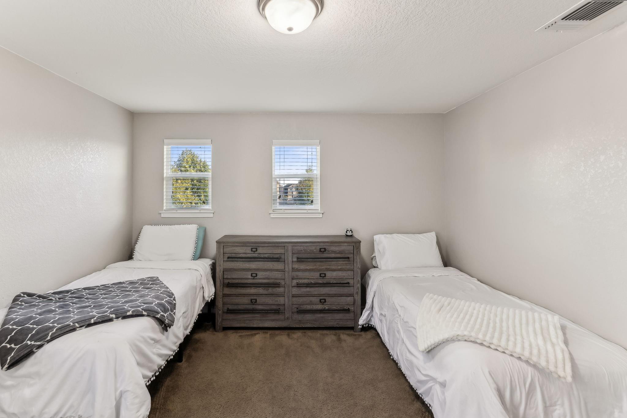 2069 Brandywine DR