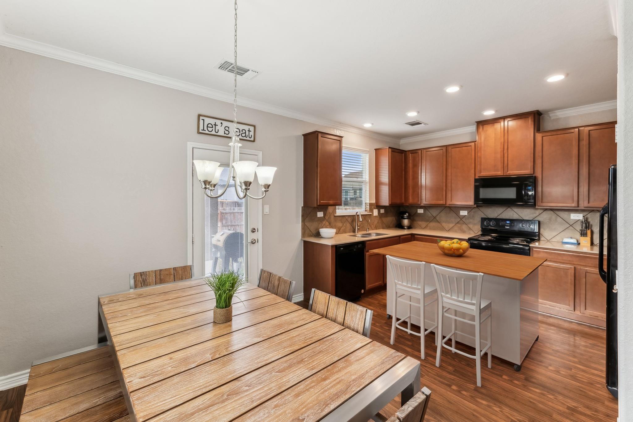 2069 Brandywine DR