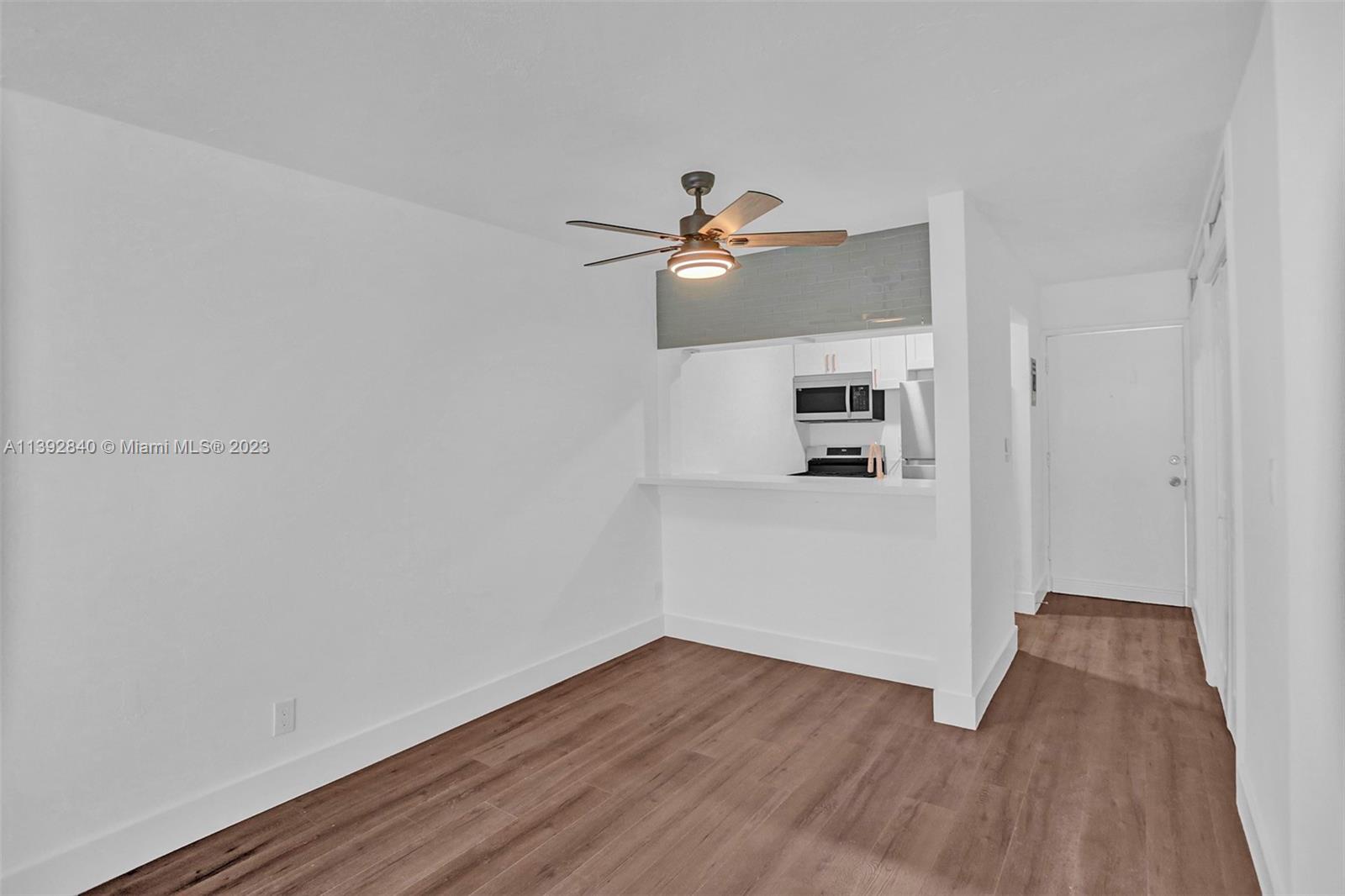 505 NE 30th St # 305