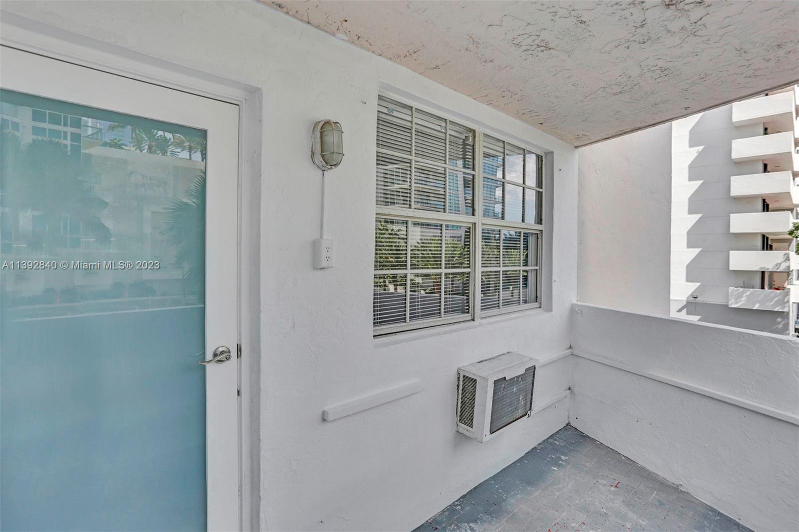 505 NE 30th St # 305