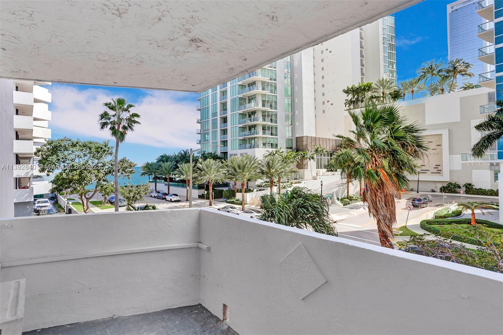 505 NE 30th St # 305