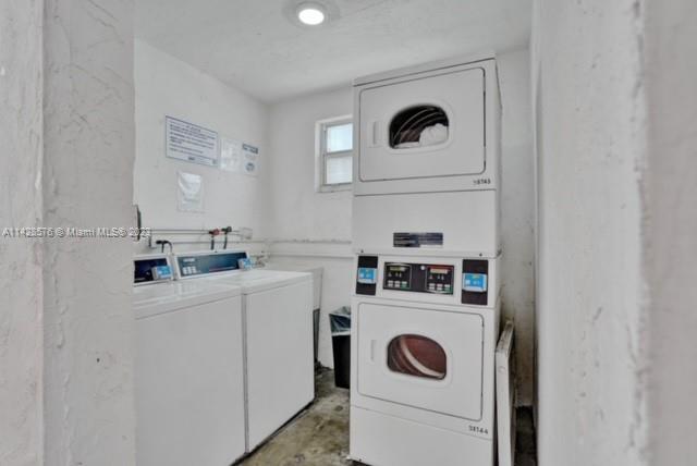 505 NE 30th St # 402