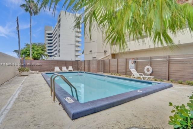 505 NE 30th St # 402