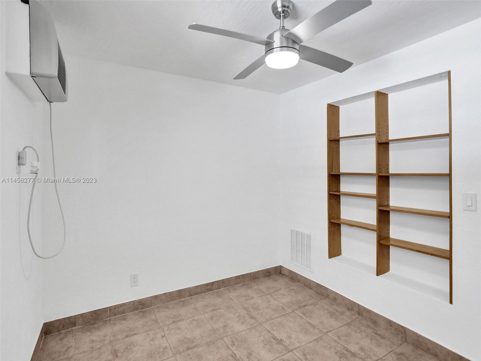 505 NE 30th St # 604
