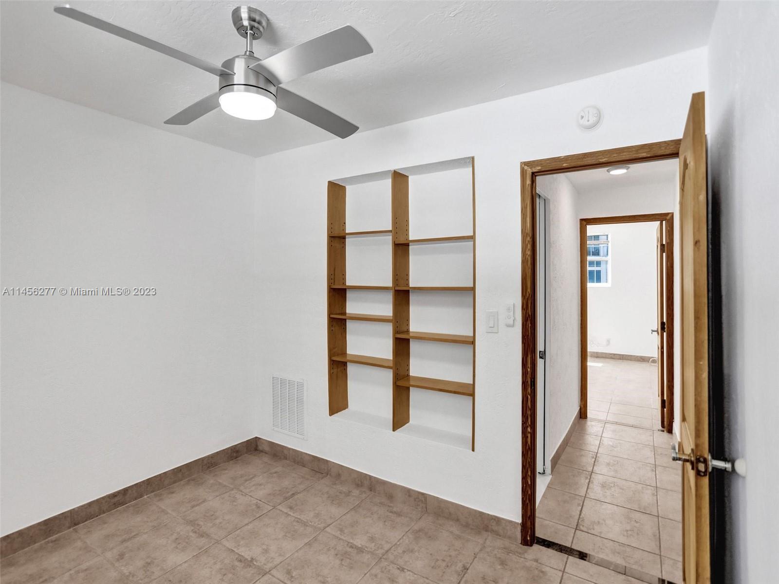 505 NE 30th St # 604