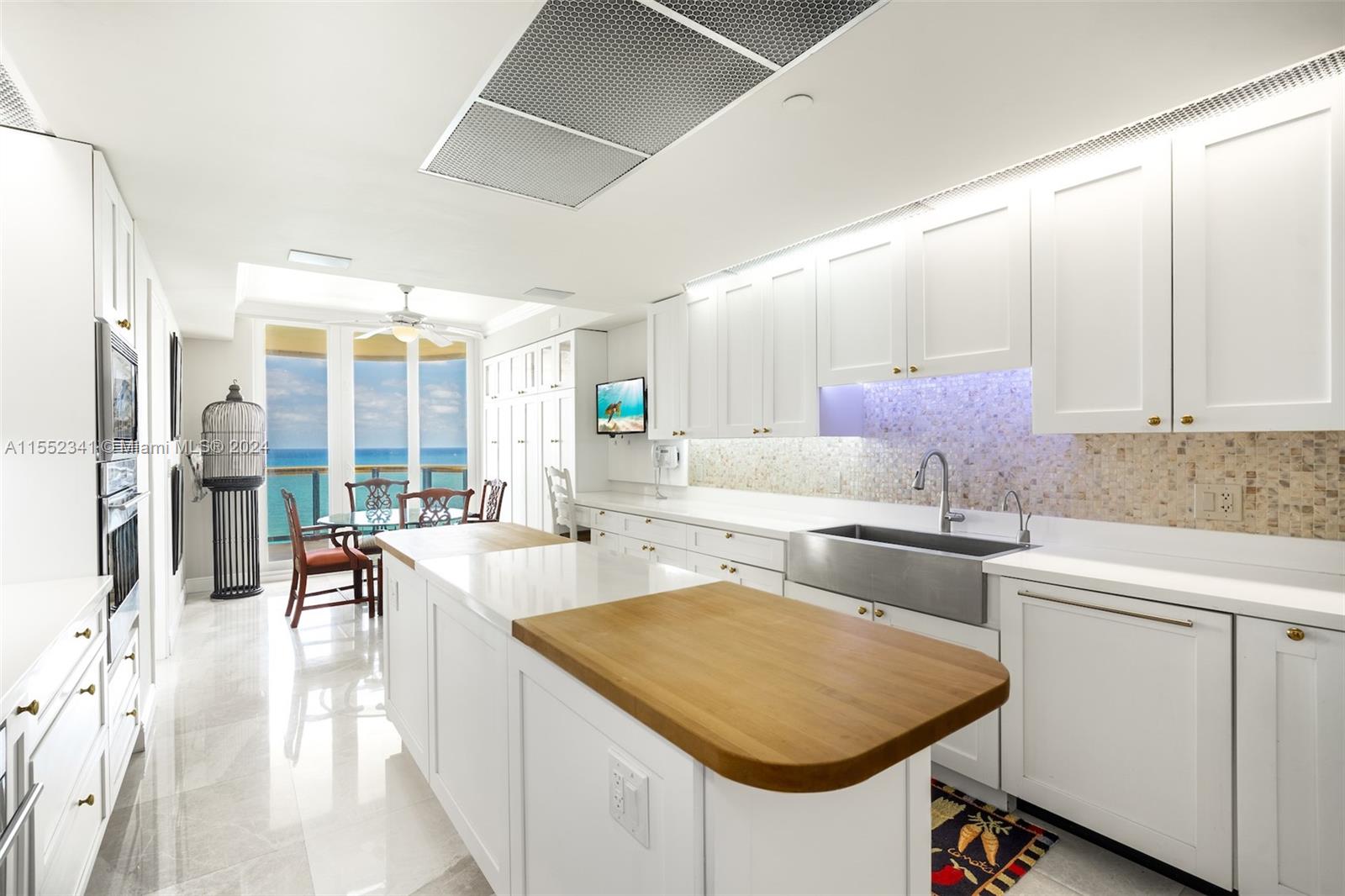 9999 Collins Ave # 19D