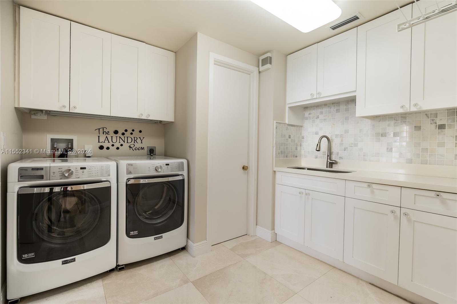 9999 Collins Ave # 19D