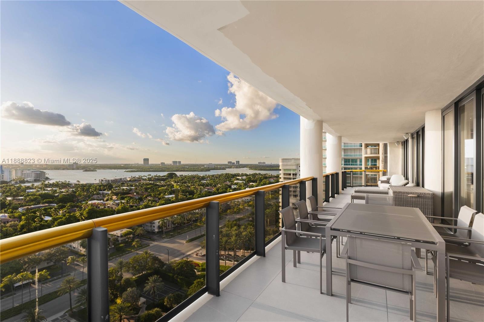 9999 Collins Ave # 19K