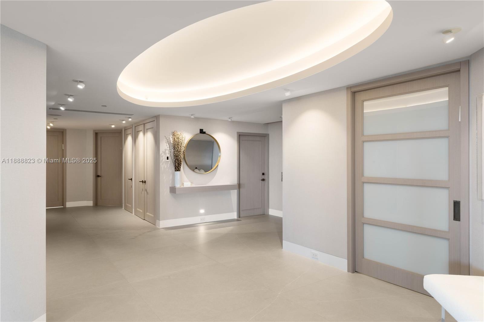 9999 Collins Ave # 19K