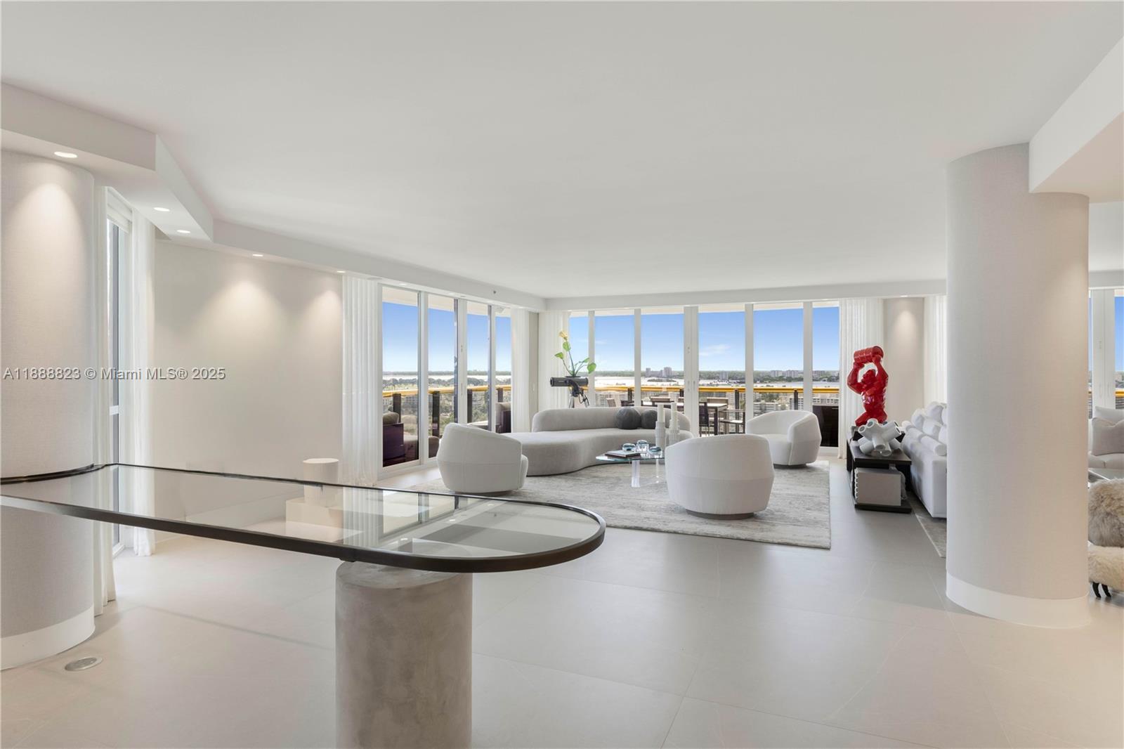9999 Collins Ave # 19K
