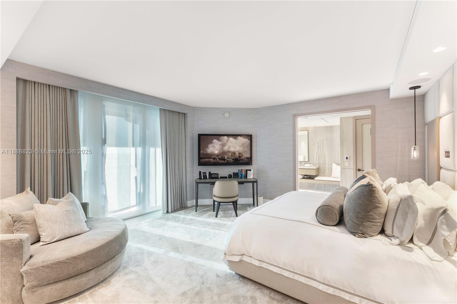 9999 Collins Ave # 19K