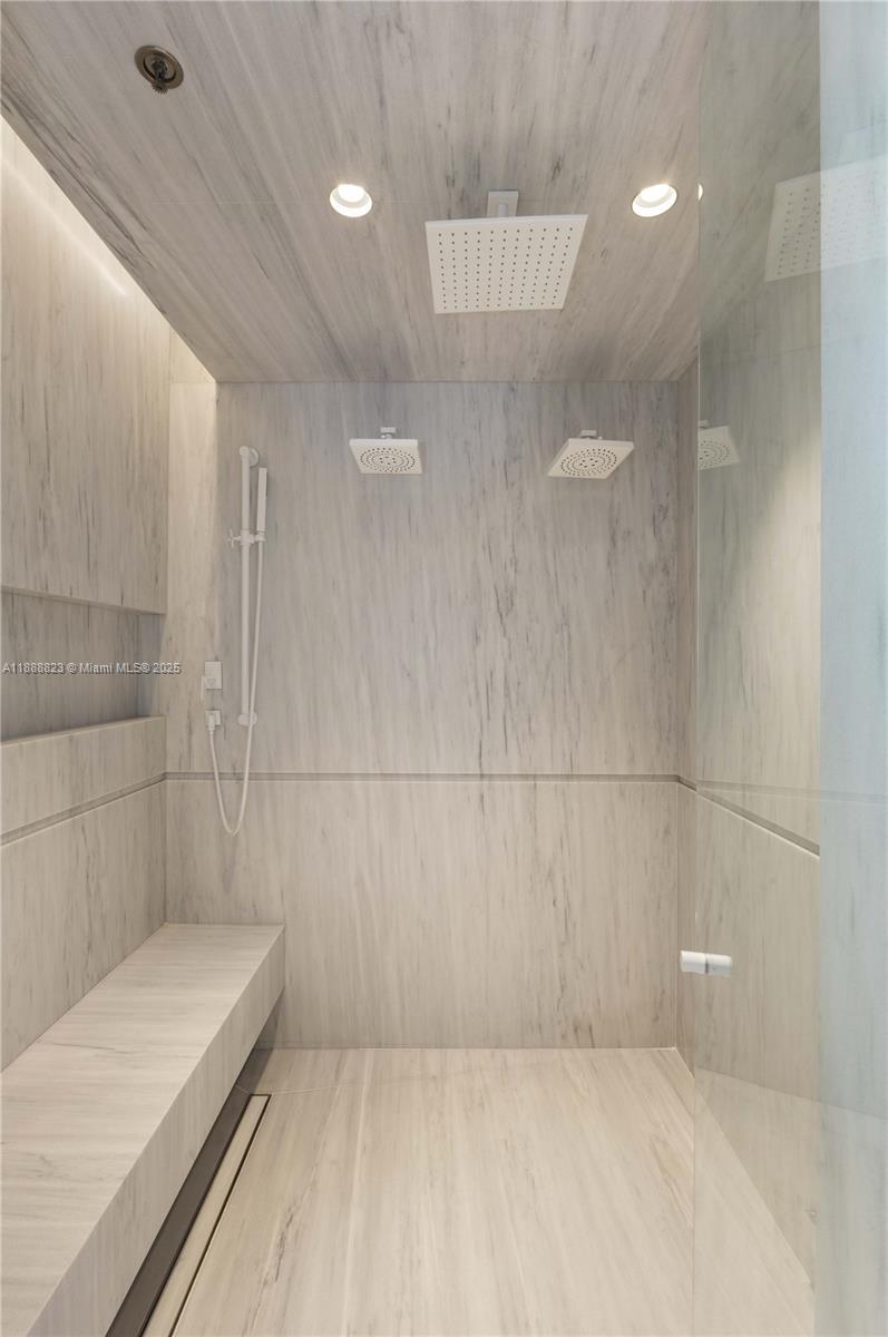 9999 Collins Ave # 19K