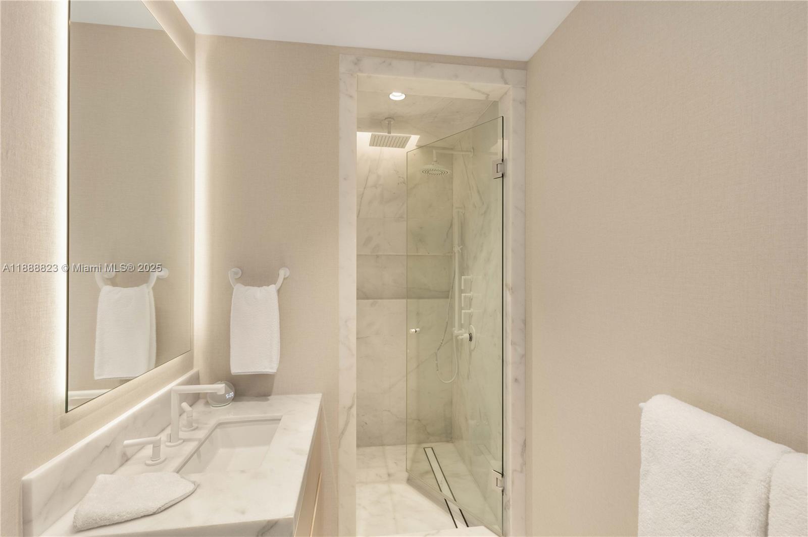 9999 Collins Ave # 19K