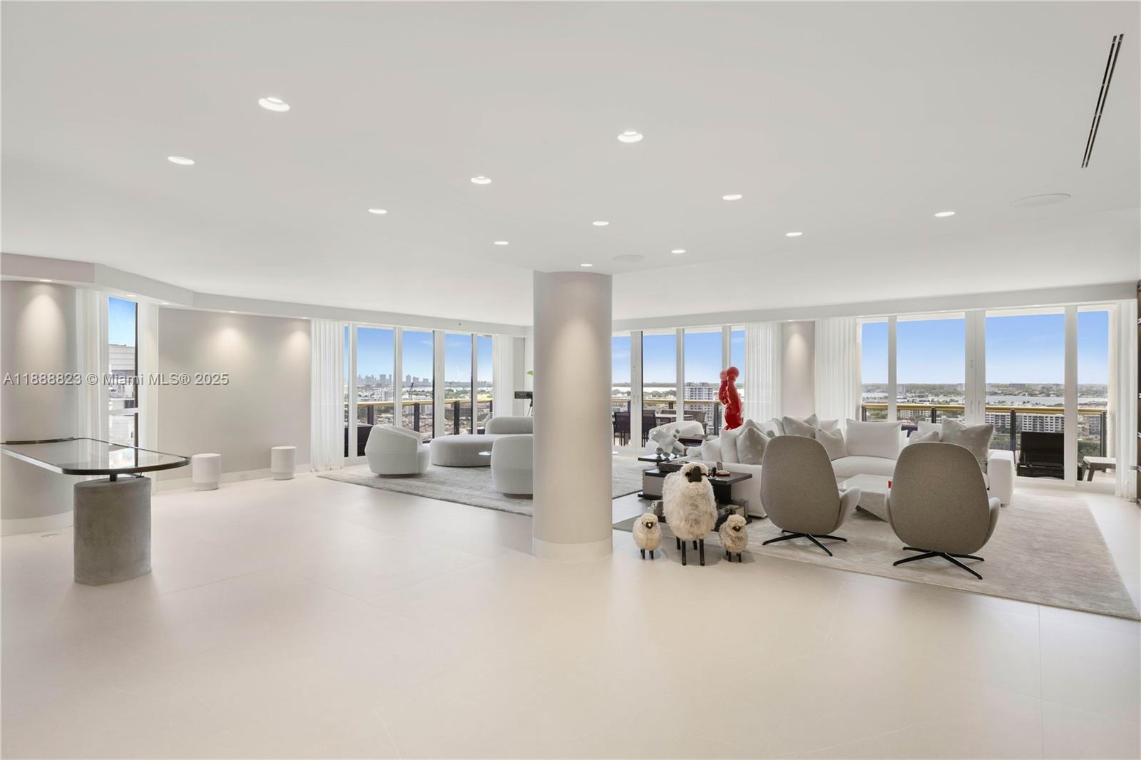 9999 Collins Ave # 19K