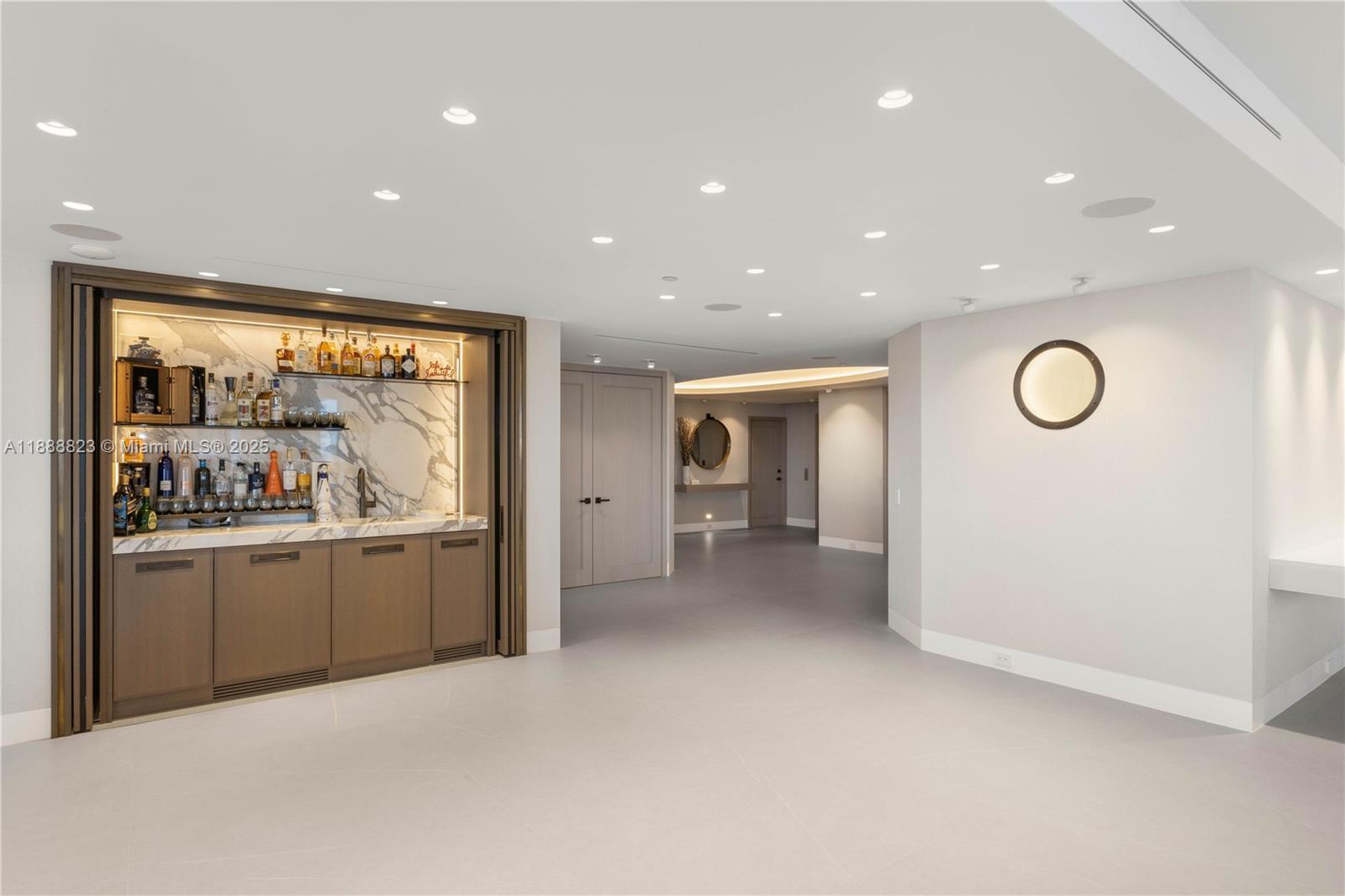 9999 Collins Ave # 19K