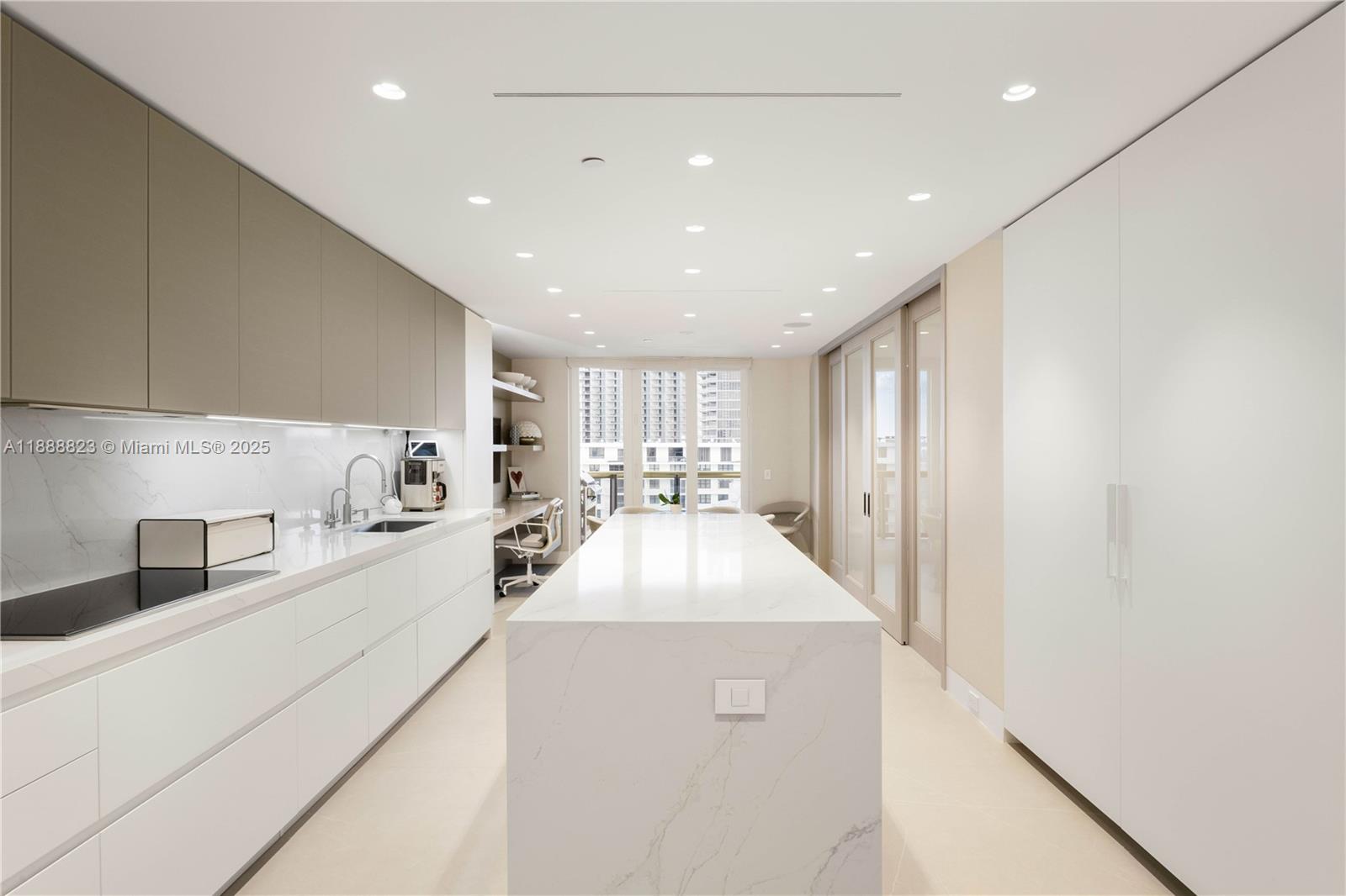 9999 Collins Ave # 19K