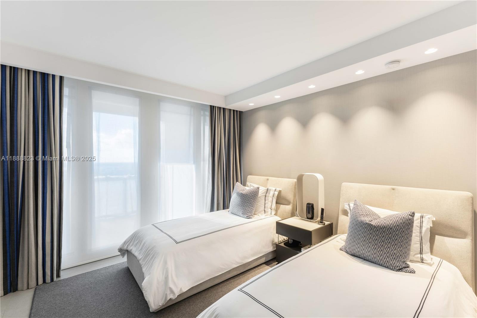 9999 Collins Ave # 19K