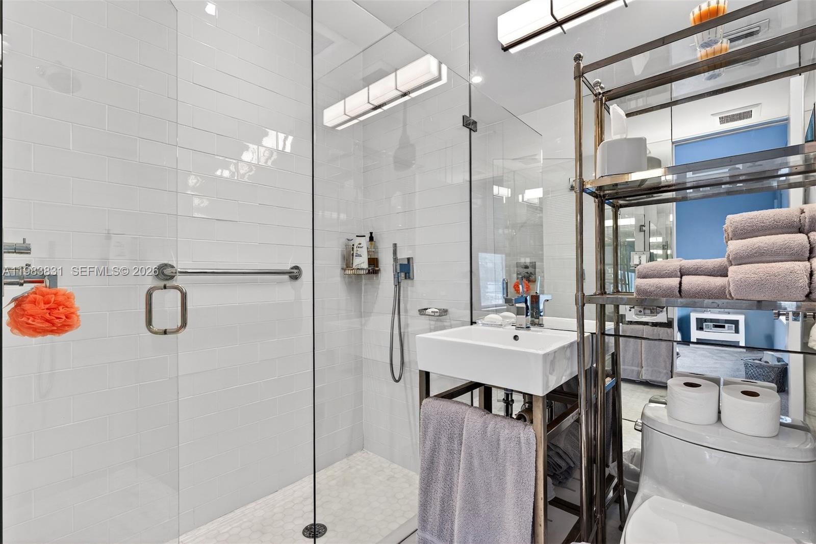 10178 Collins Ave # 208