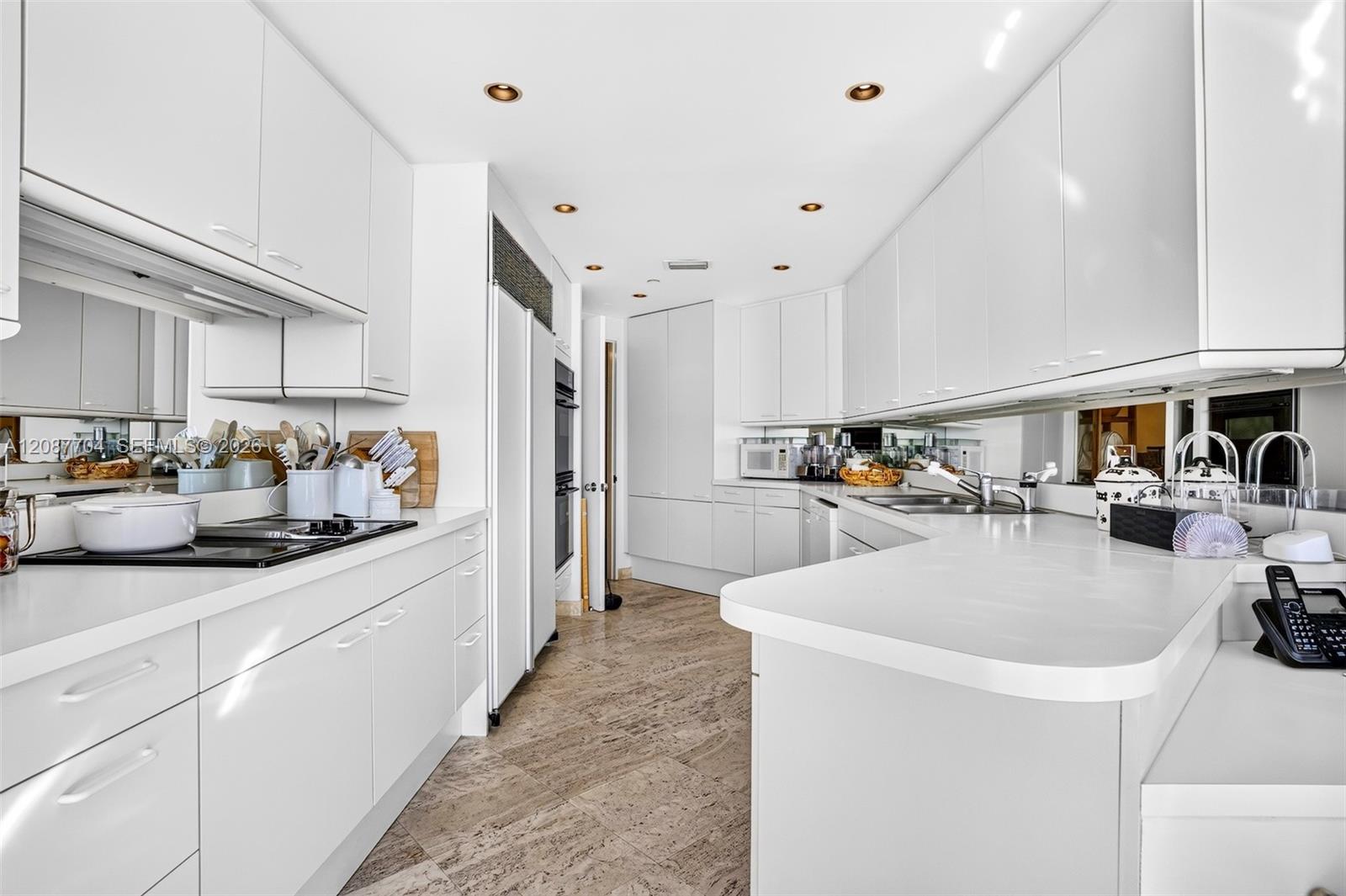 9999 Collins Ave # 5E