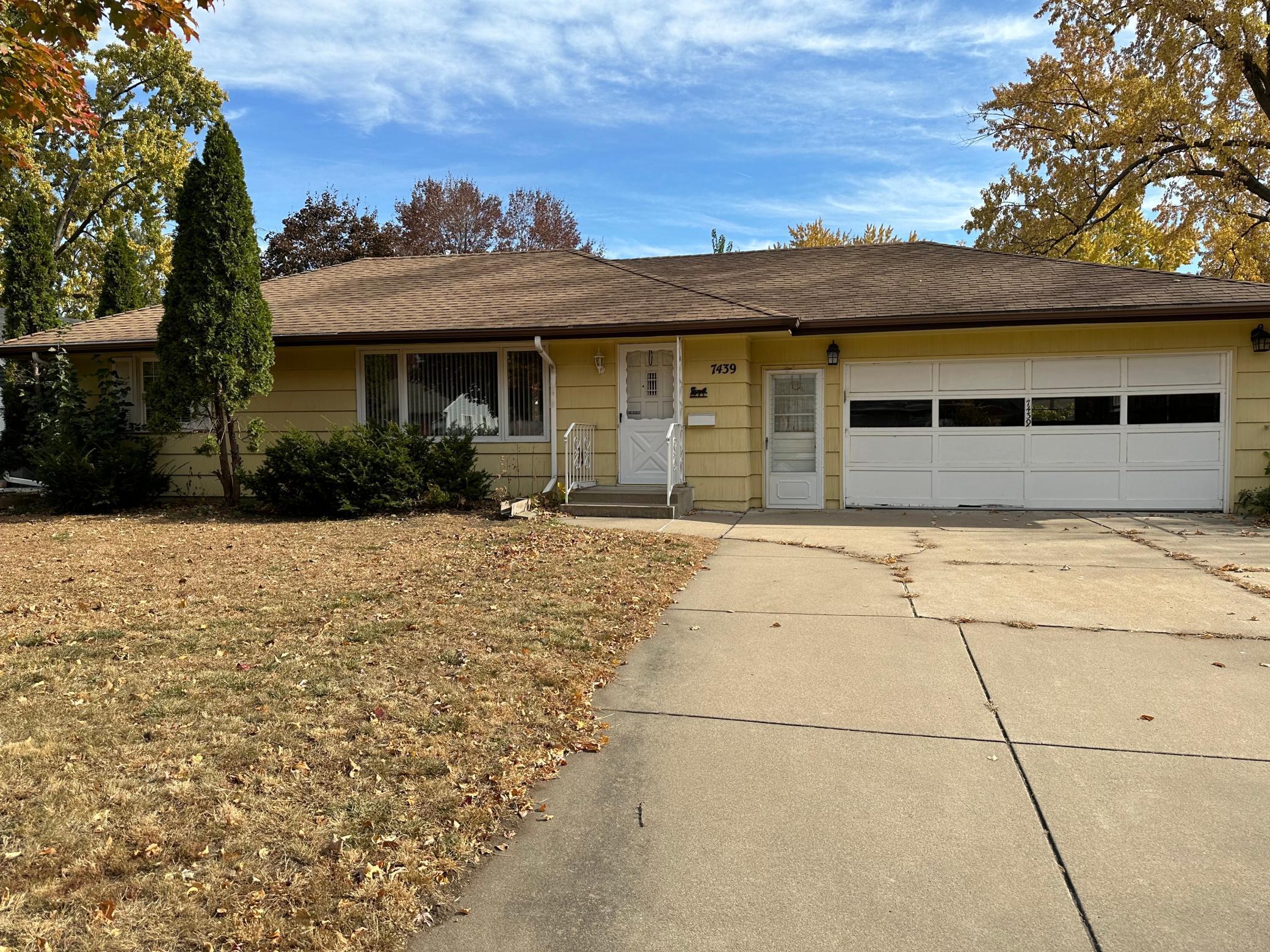 7439 Elliot Avenue S