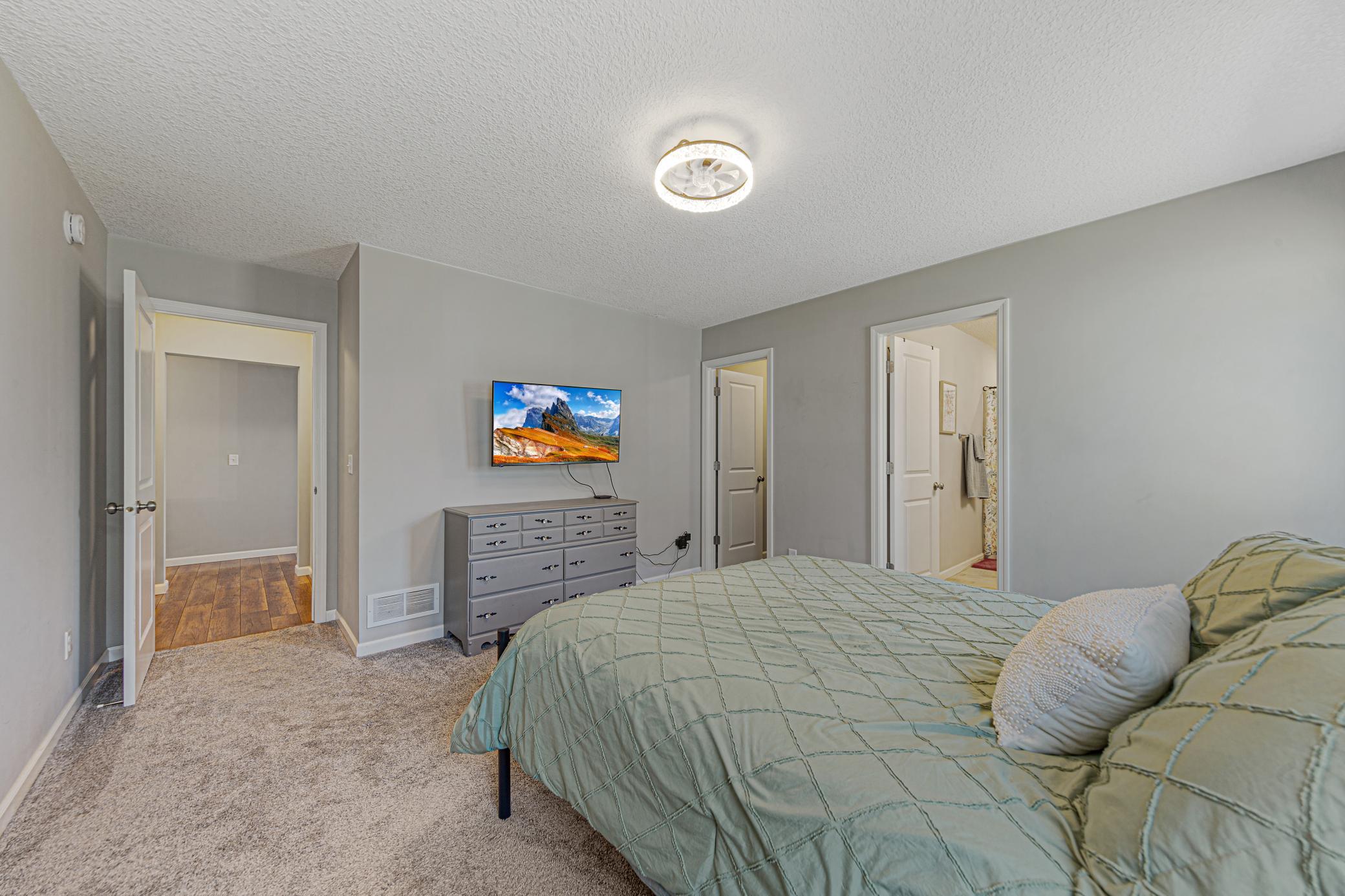 421 Pond View Drive SE