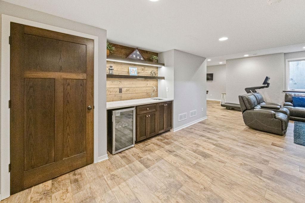 19604 Cambridge Court