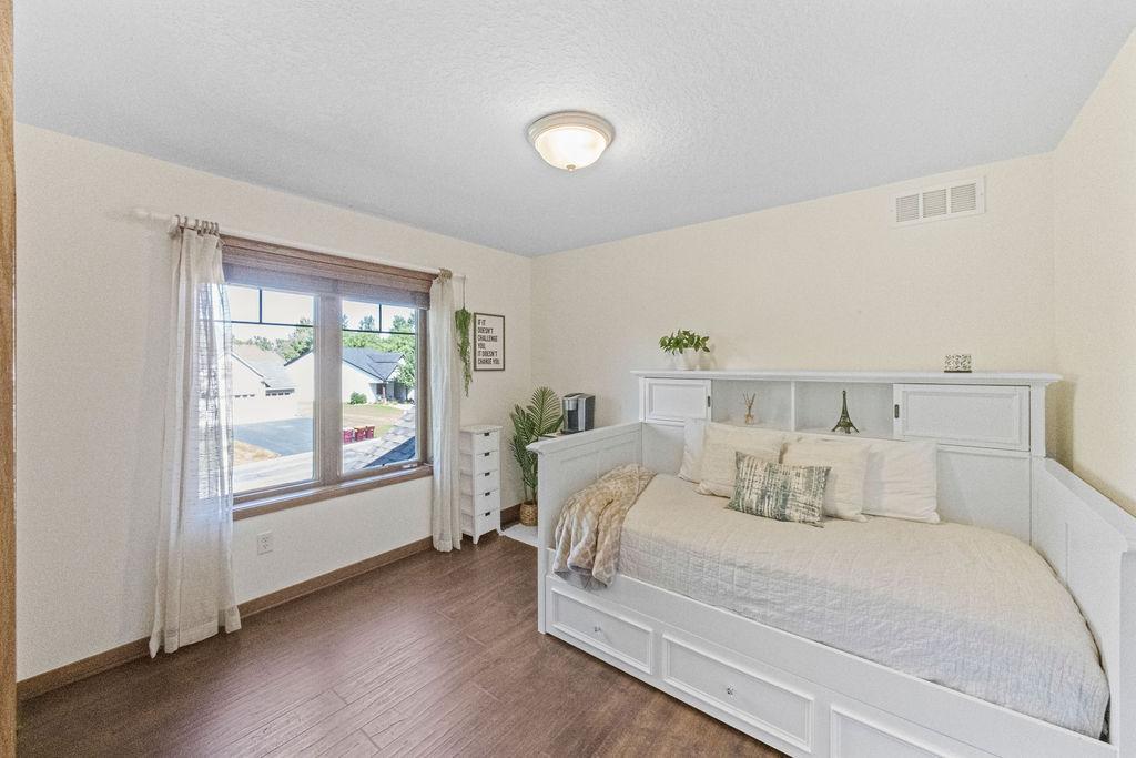 19604 Cambridge Court