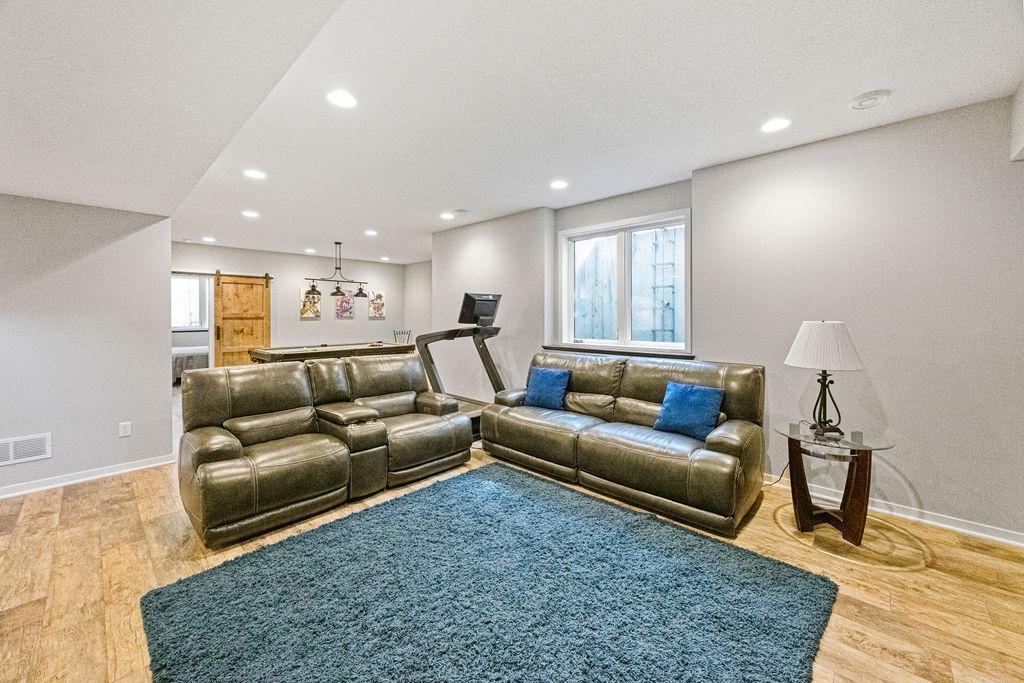 19604 Cambridge Court