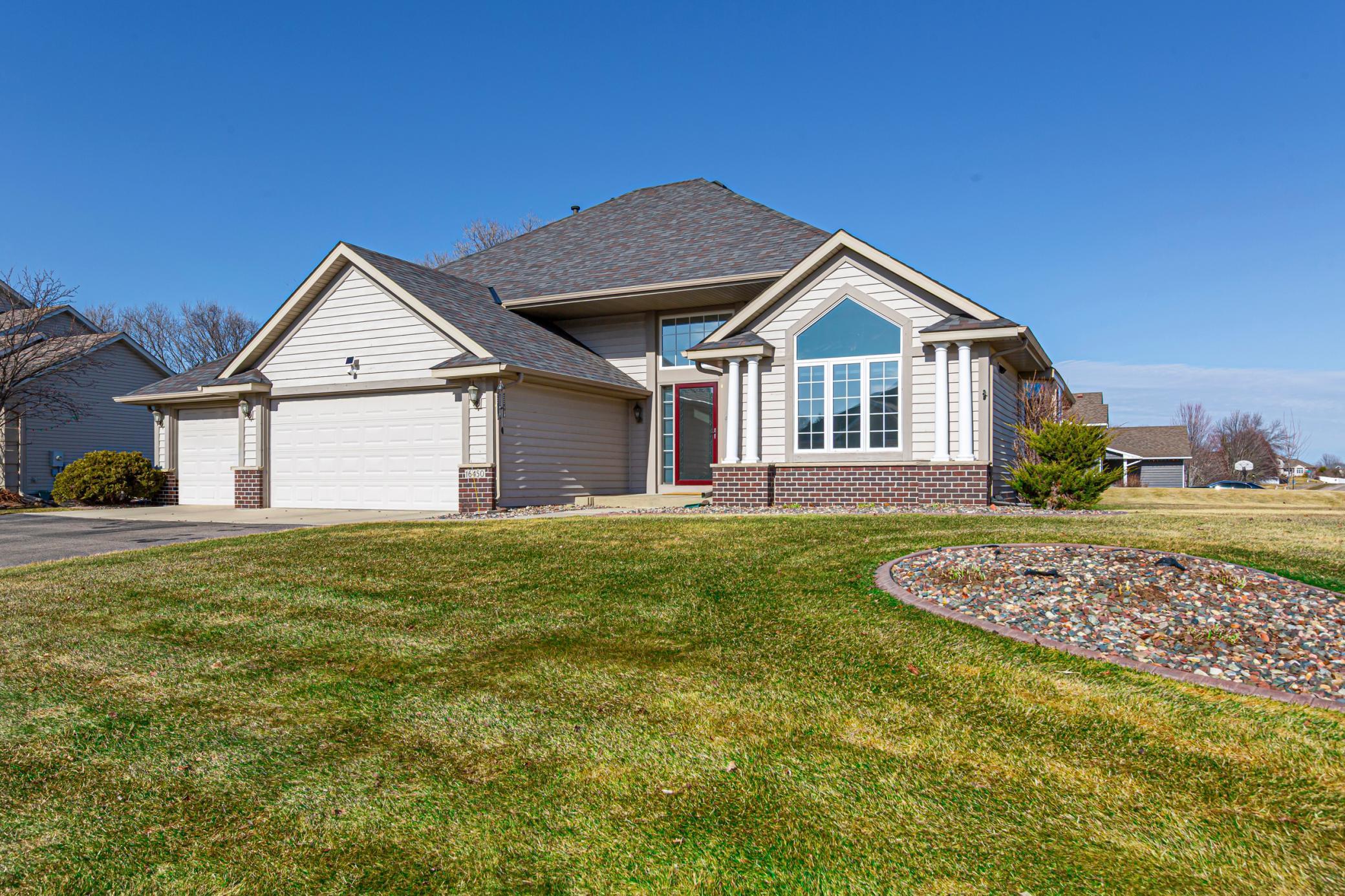 16450 Griffon Lane