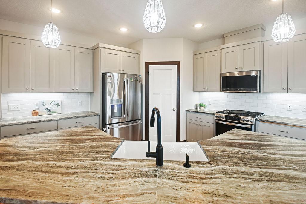 2120 Violet Lane