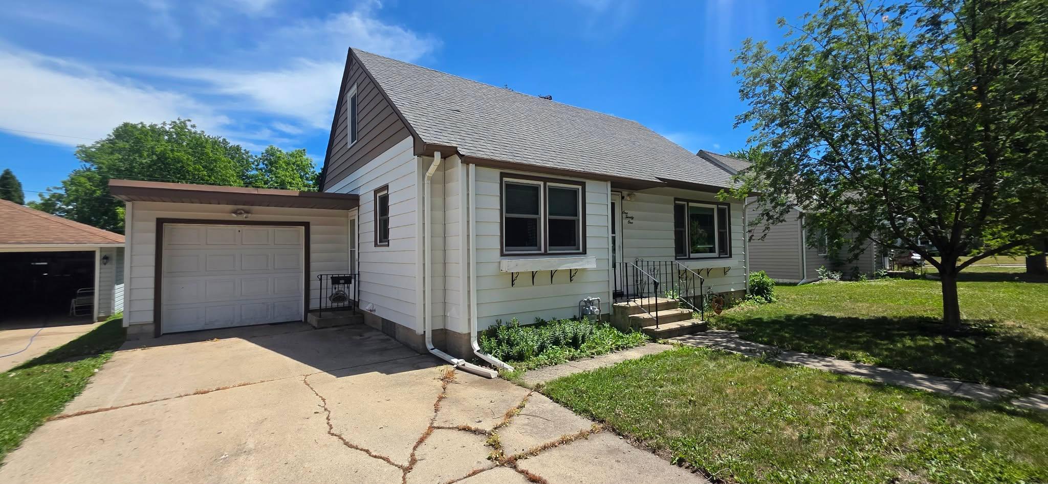 121 Mcarthur Drive