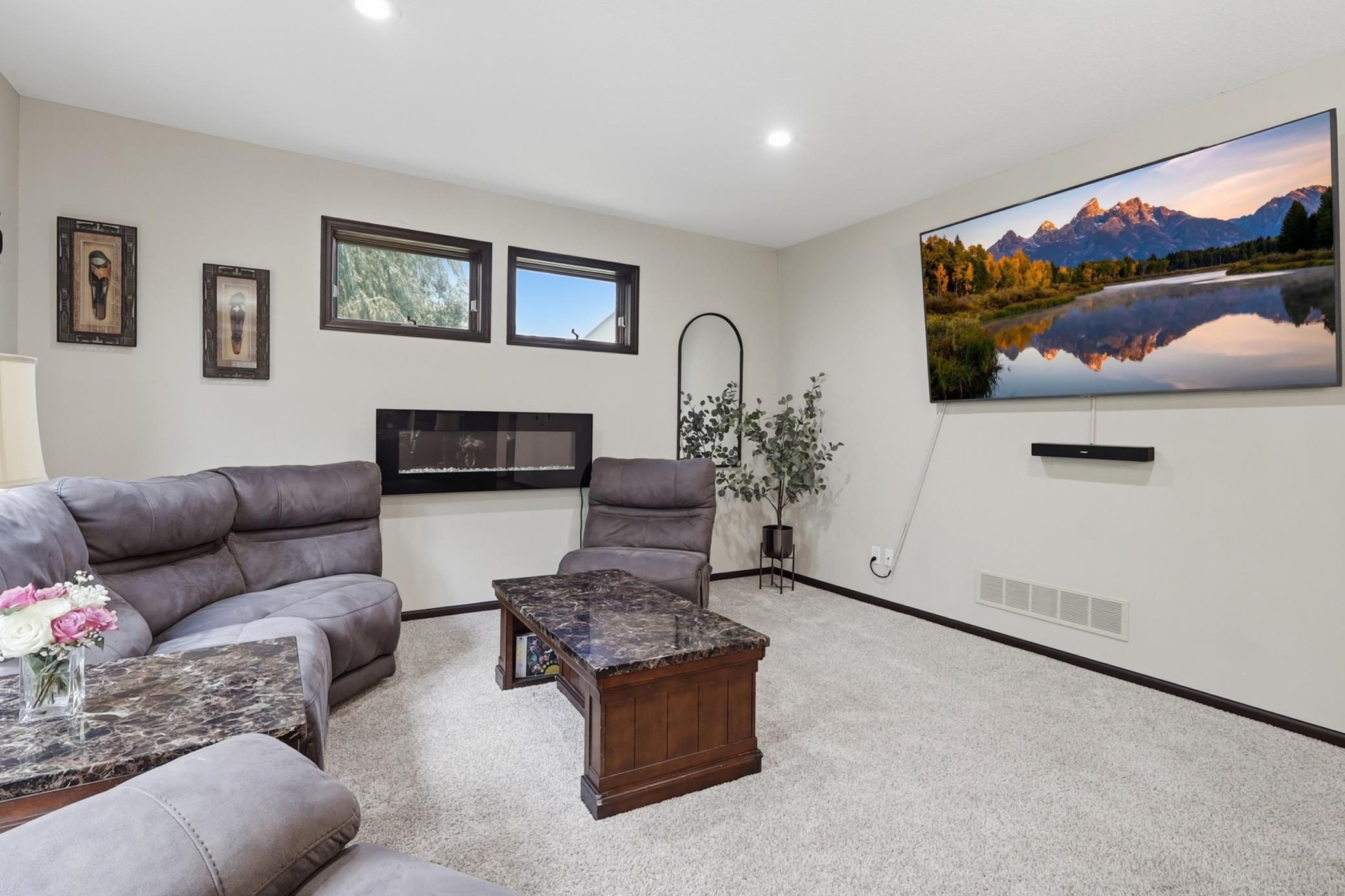 1309 Deerview Court SE