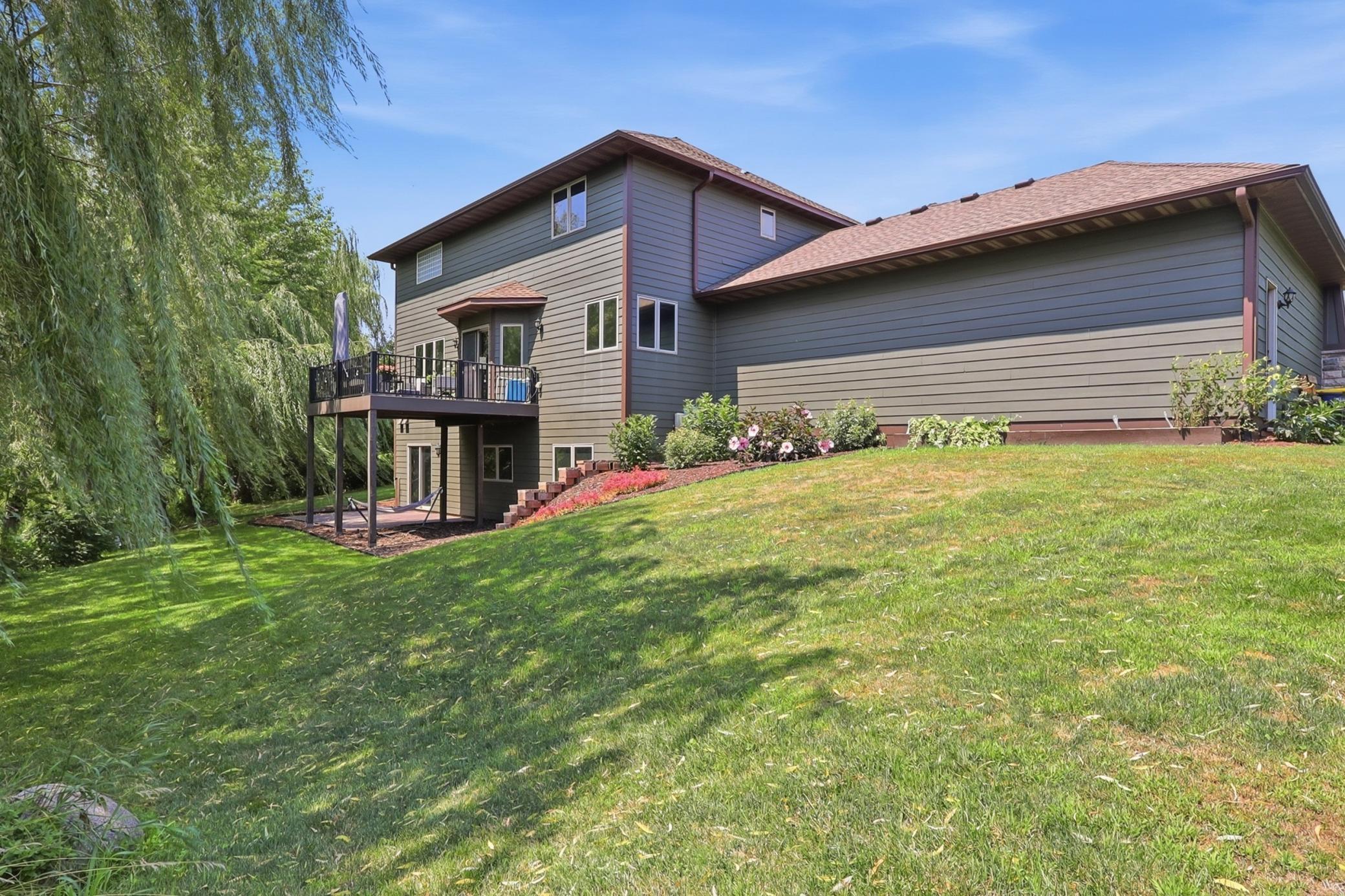 1309 Deerview Court SE