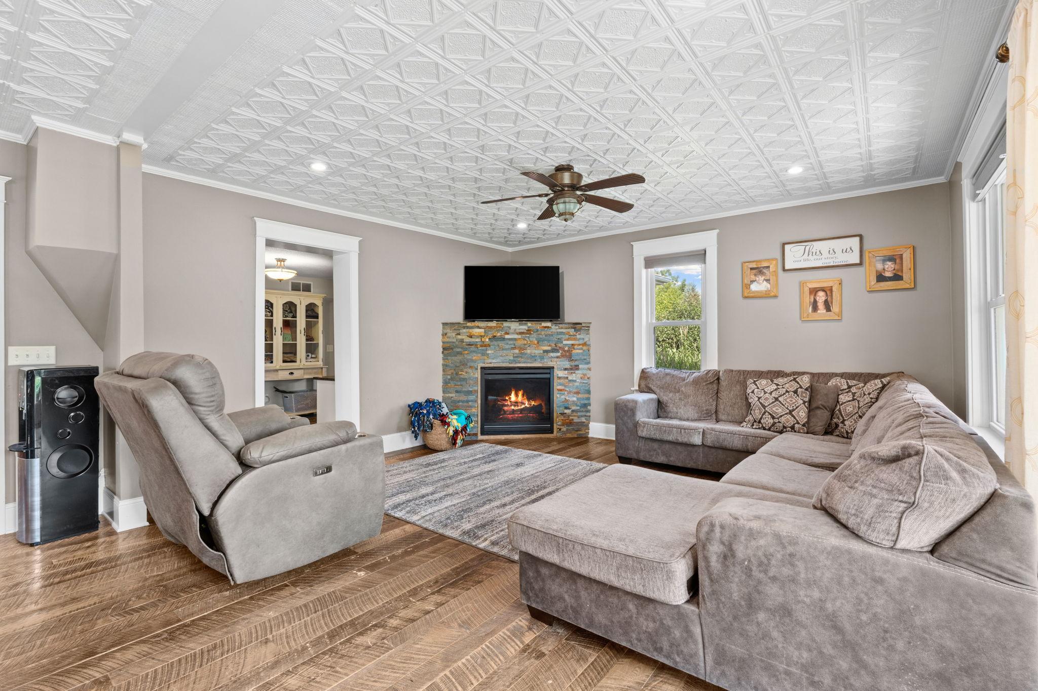 9431 County Road 13 SE