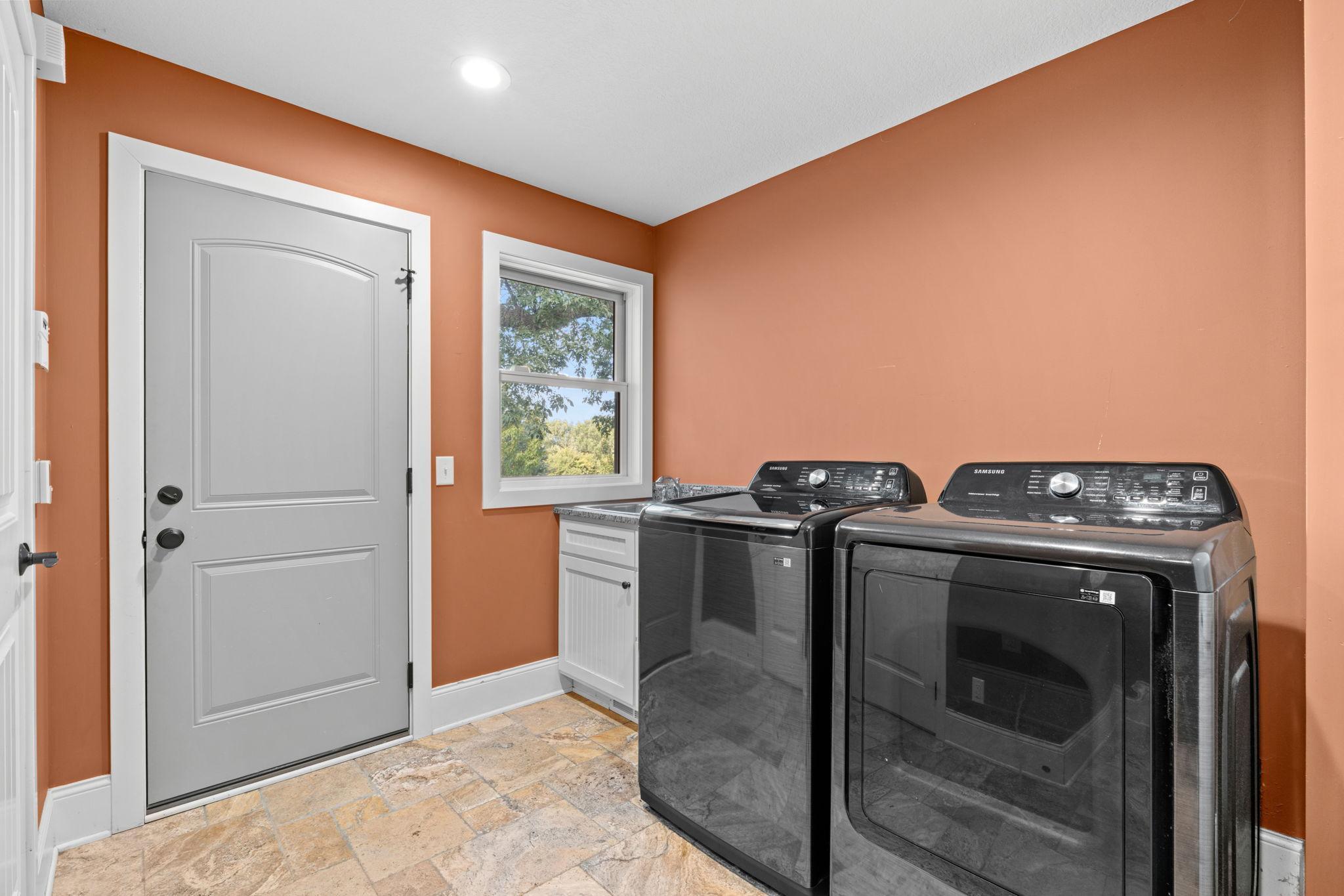 9431 County Road 13 SE