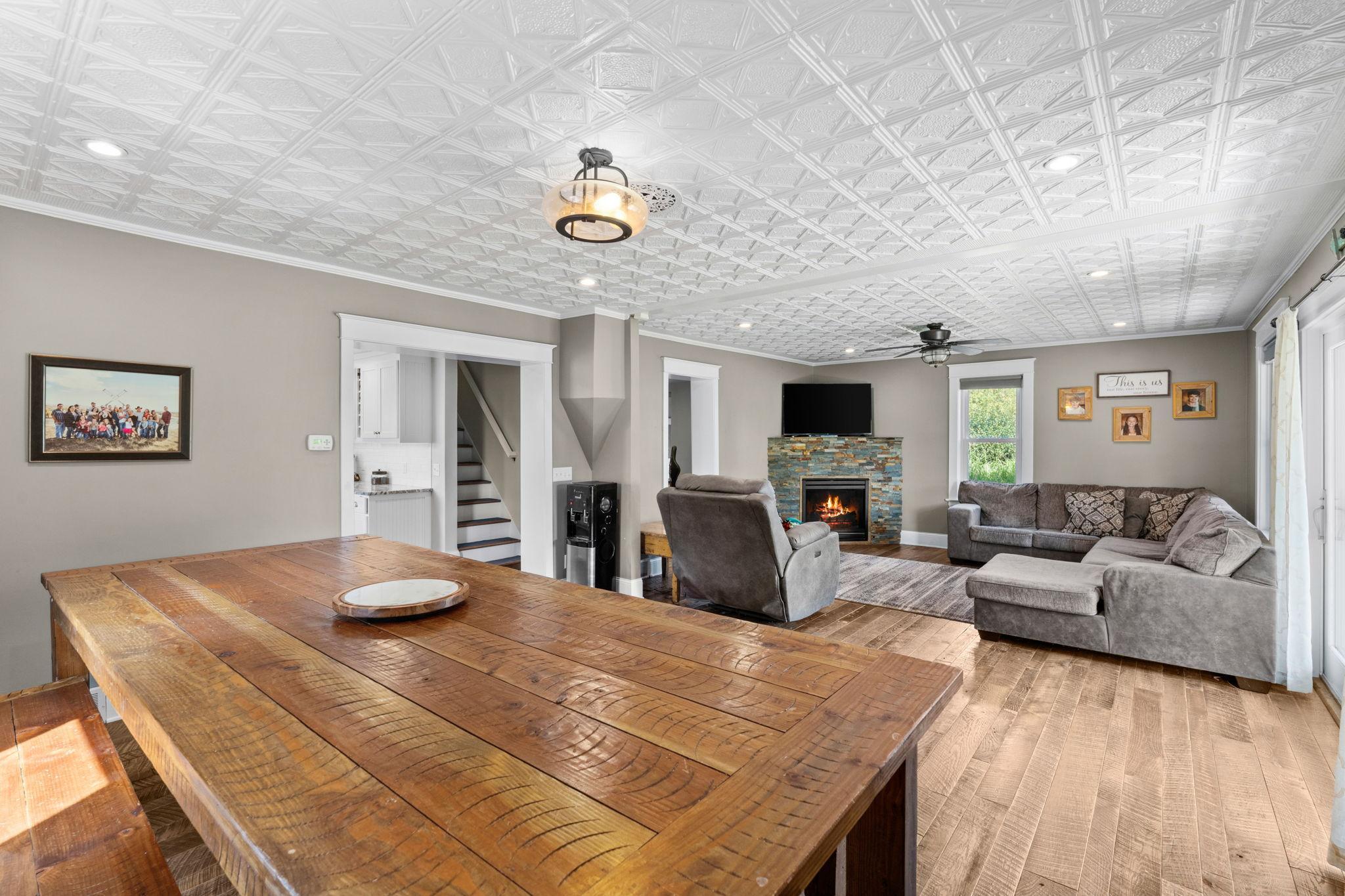 9431 County Road 13 SE