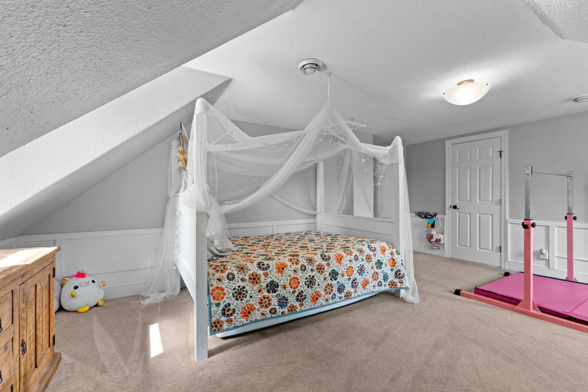 9431 County Road 13 SE