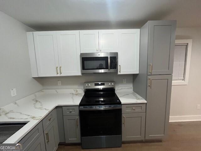 635 Birchwood Lane SW