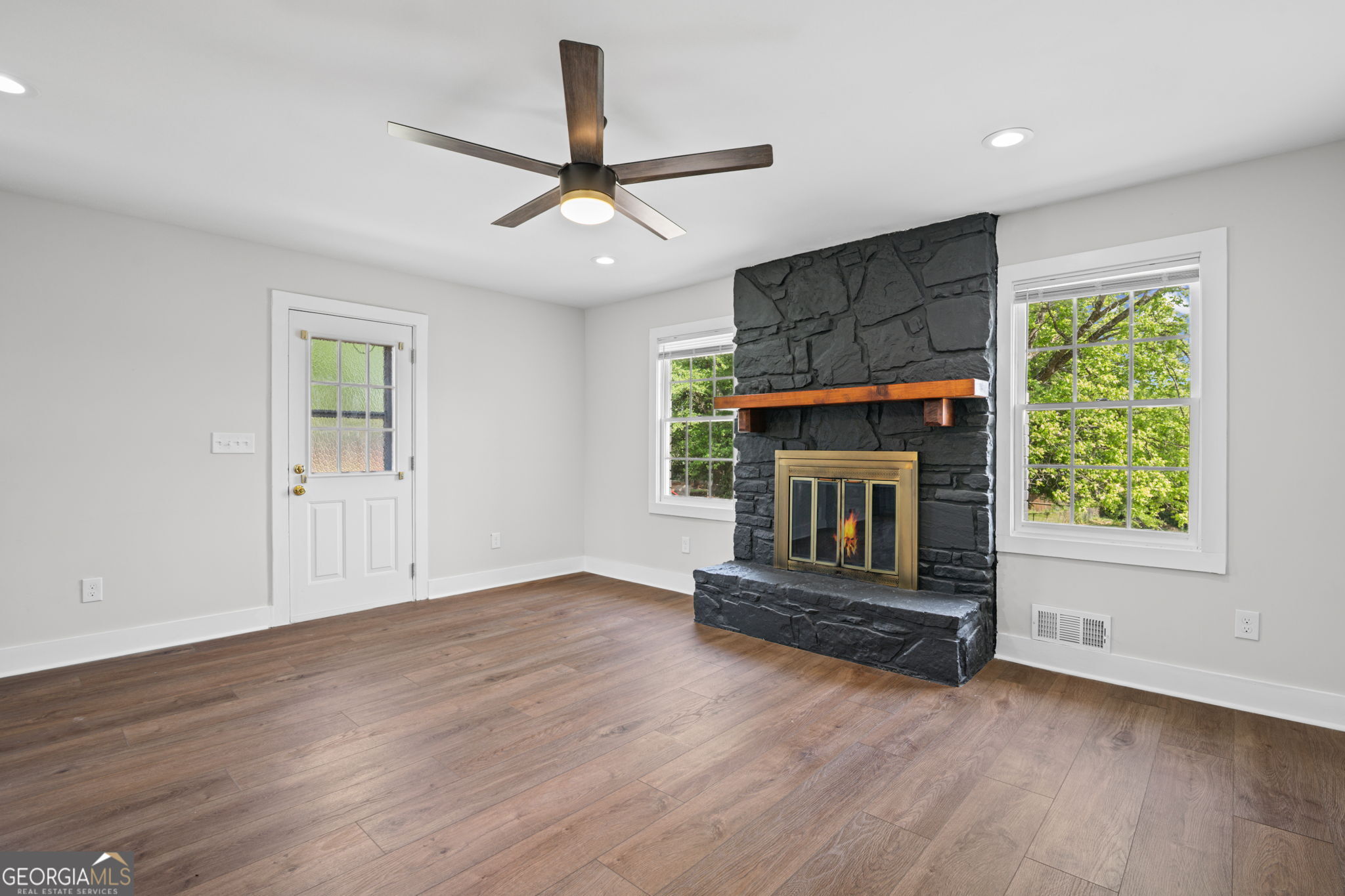 635 Birchwood Lane SW