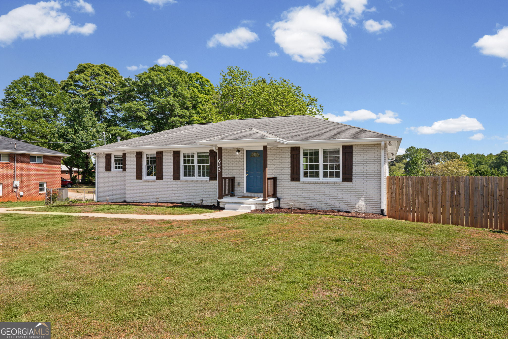 635 Birchwood Lane SW