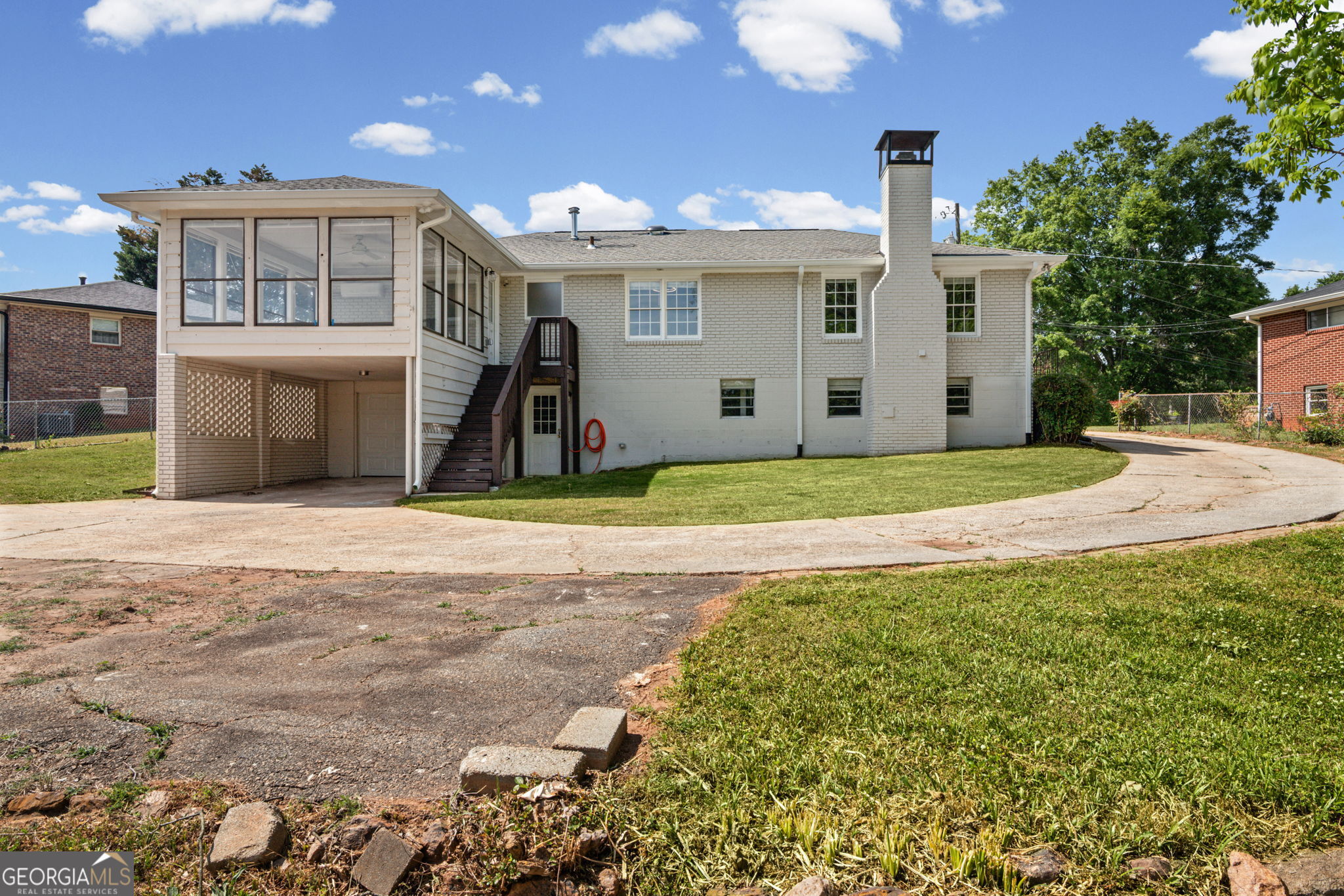635 Birchwood Lane SW