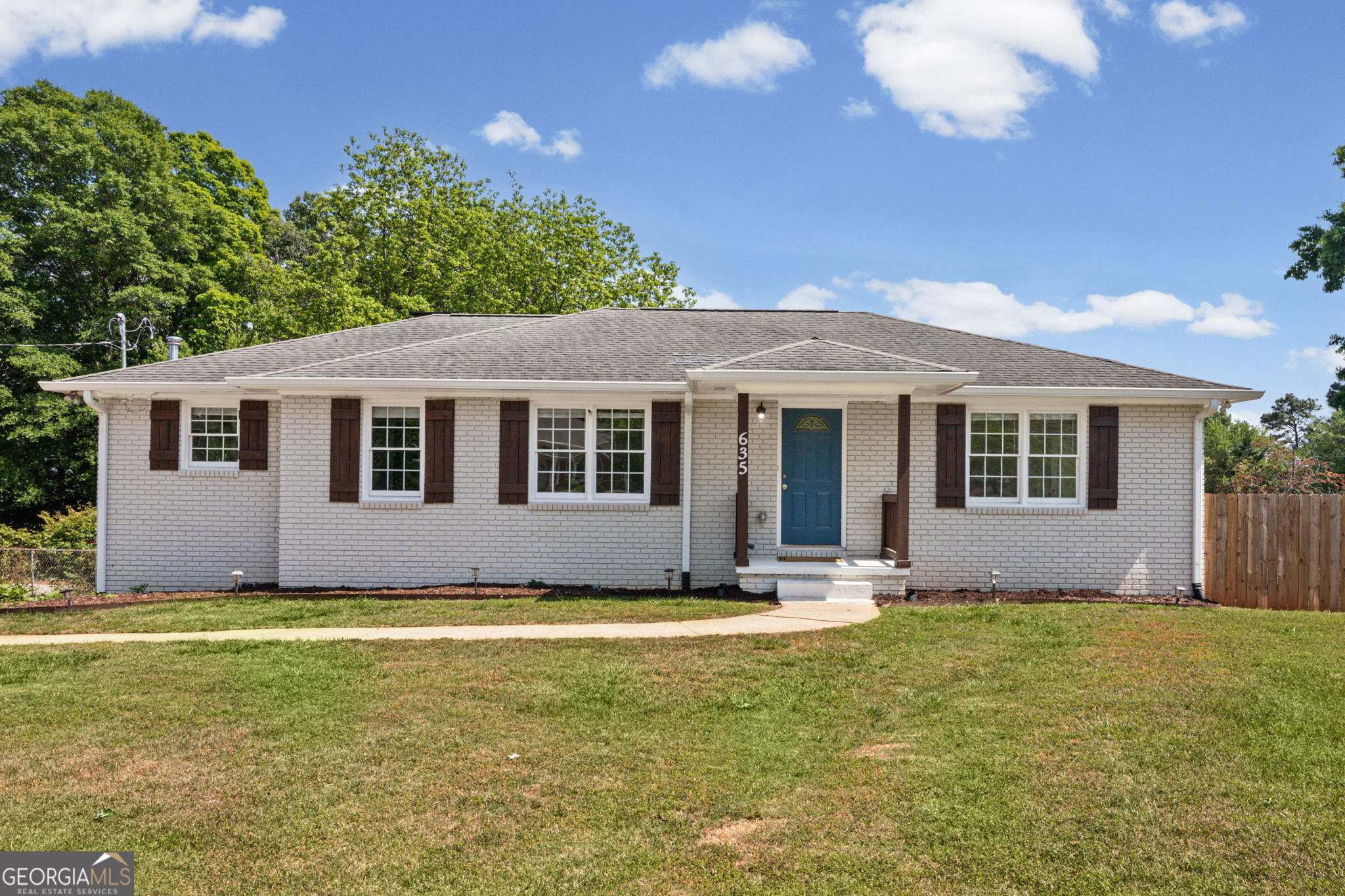 635 Birchwood Lane SW